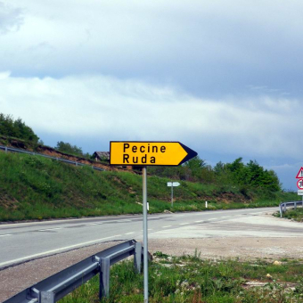 SELO PECINE<br /><i>68 Slika</i>